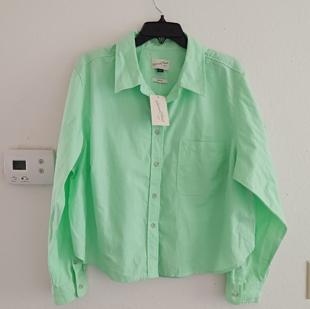 Universal Thread Crop Button-Down Shirt - Picture 2 of 5